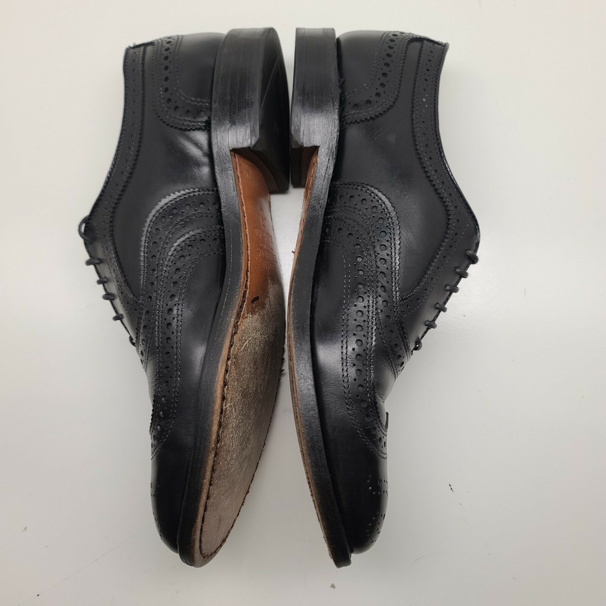 Allen Edmonds Men display picture 1