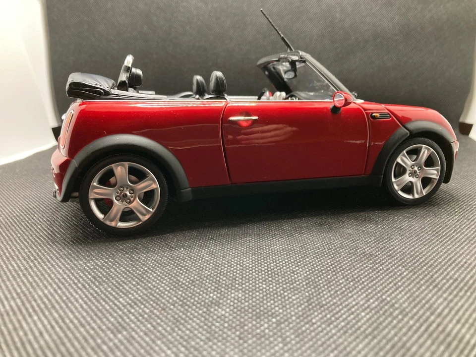 Hot Wheels Mini Cabrio scala 1:18 ottime condizioni senza scatola - Immagine 2 di 4