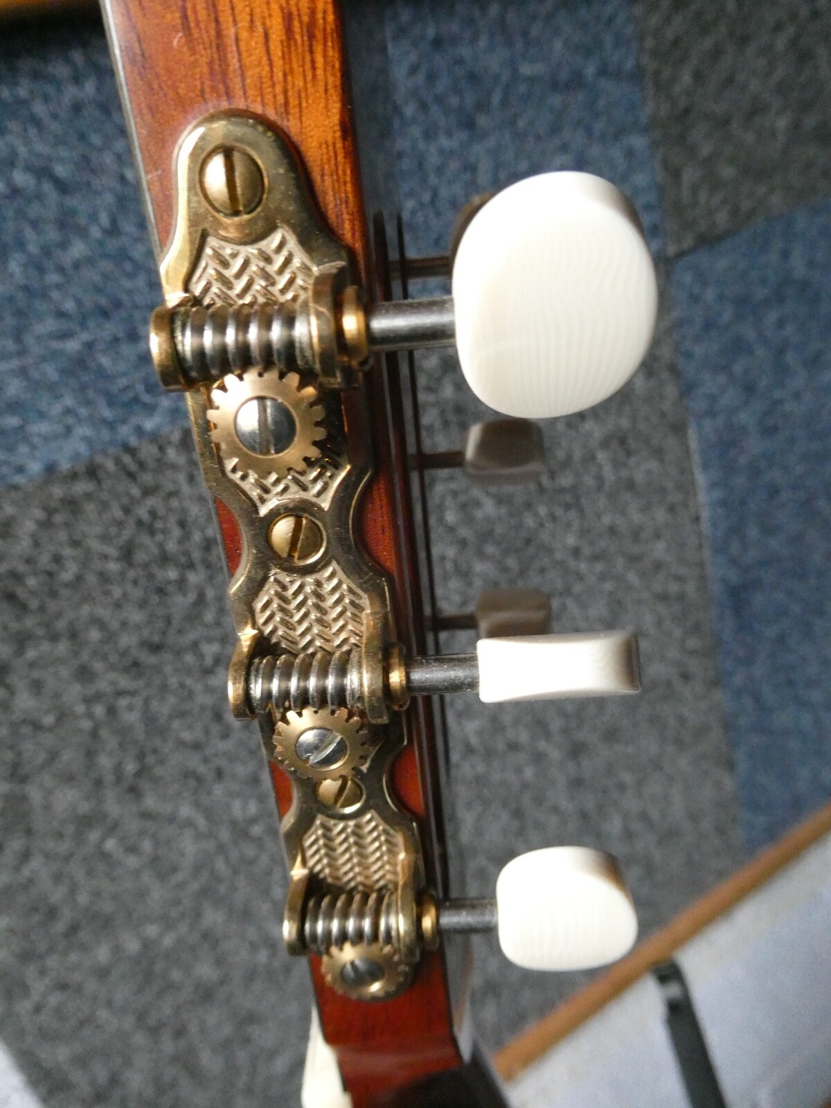 Fylde Custom Classical Guitar in beautiful condition, with Headway