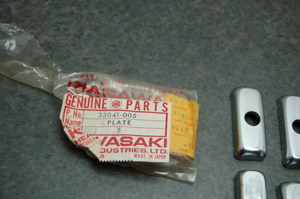 8 NOS GENUINO KAWASAKI 33041-005 BRAZO OSCILANTE TRASERO PLACA AJUSTADORA 78 KE175 Foto 2 de 3