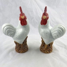 Coppia di galli galli in ceramica bianca smaltata esportazione cinese vintage