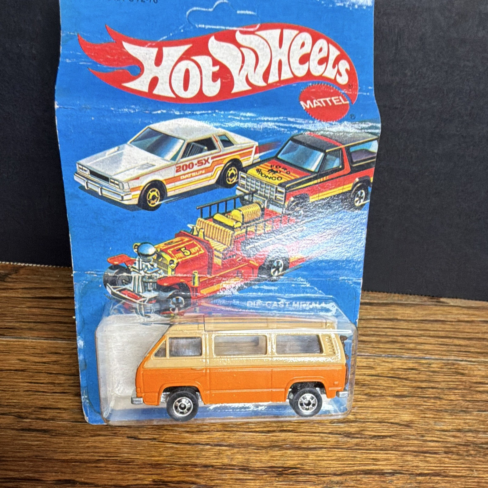 Hot Wheels Sunagon No. 3251 Volkswagen Van Diecast Orange/Beige Vintage 1981