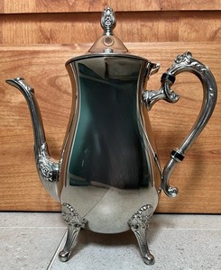 Silver Plate Leonard Coffee Tea Pot Footed Hinged Lid 10”Tall Beautiful Vintage