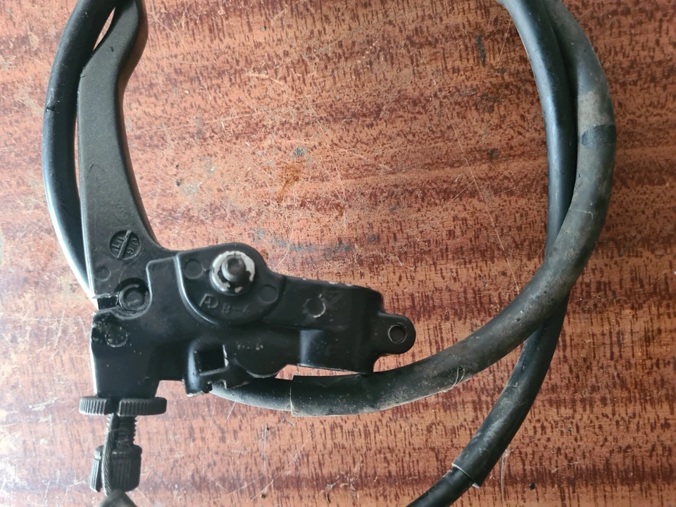 CABLE DE EMBRAGUE, PALANCA Y PERCHA KAWASAKI GPZ305 GPZ 305 FABRICANTE DE EQUIPOS ORIGINALES Foto 4 de 4