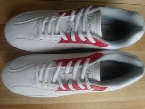 retro tennis shoes