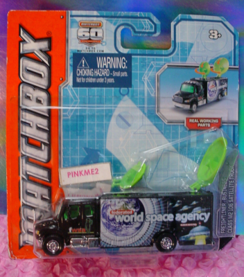 Matchbox FREIGHTLINER BUSINESS M2 106 SATELLITE TRUCK ☆black