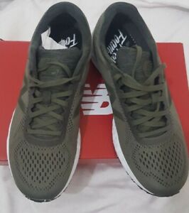 Mens New Balance Green Trainers Size 8 