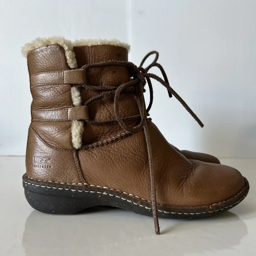 Stivali da neve invernali UGG Australia Caspia in pelle alla caviglia donna 9 foderati in shearling