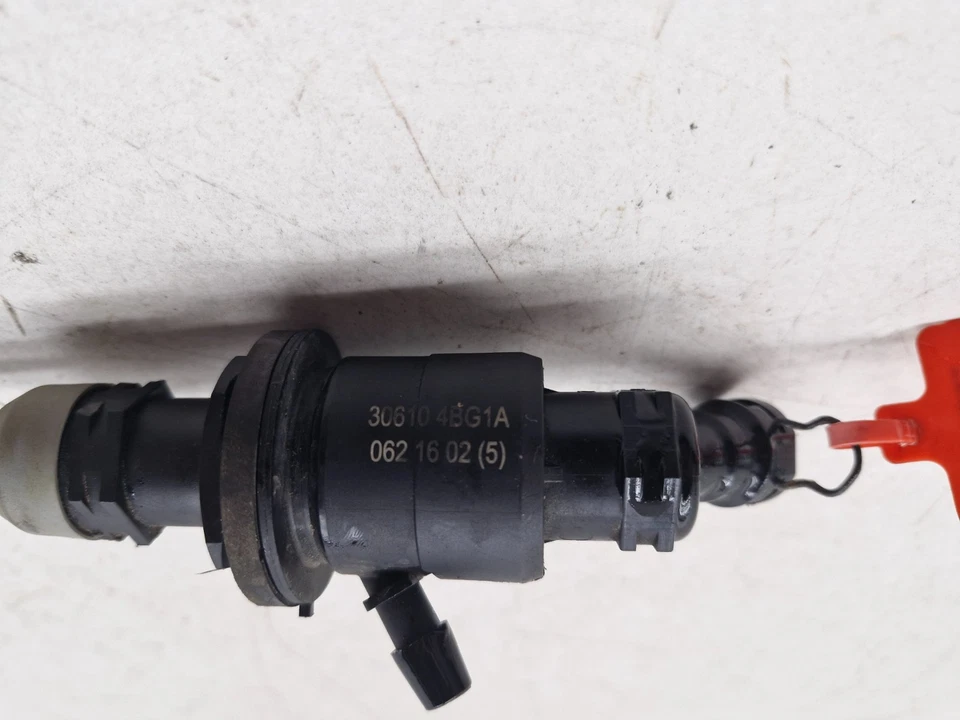 Nissan Qashqai MK2 J11 2016 1.2 Petrol Clutch Master Cylinder 306104BG1A - Image 4 of 4