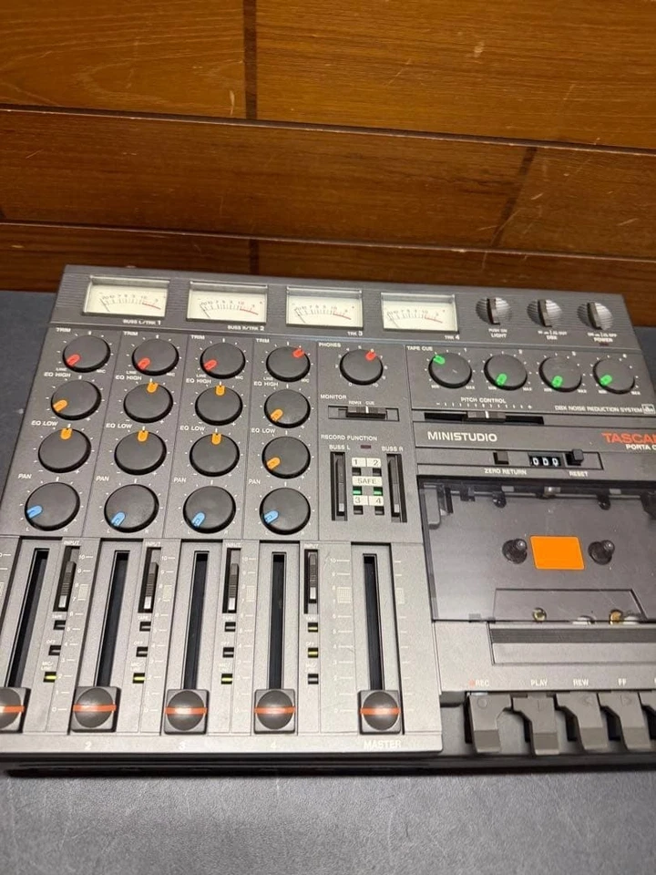 Tascam Porta Two HS 4-Spur Cassette Tape Recorder Ministudio getestet Japan - Bild 2 von 4