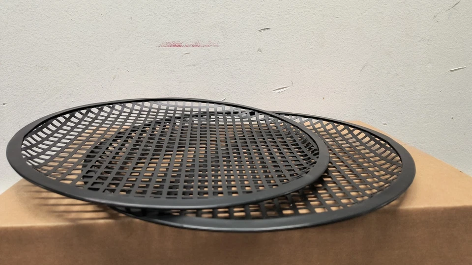 Par de parrillas gofreras de audio para el hogar o el automóvil Pyramid de 12" con accesorios de montaje Foto 4 de 4