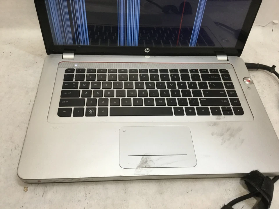 HP ENVY 15 W/ BEATS / Intel Core UNKNOWN SPECS / (CRACKED/MISSING PARTS!) -MR - Image 2 of 4