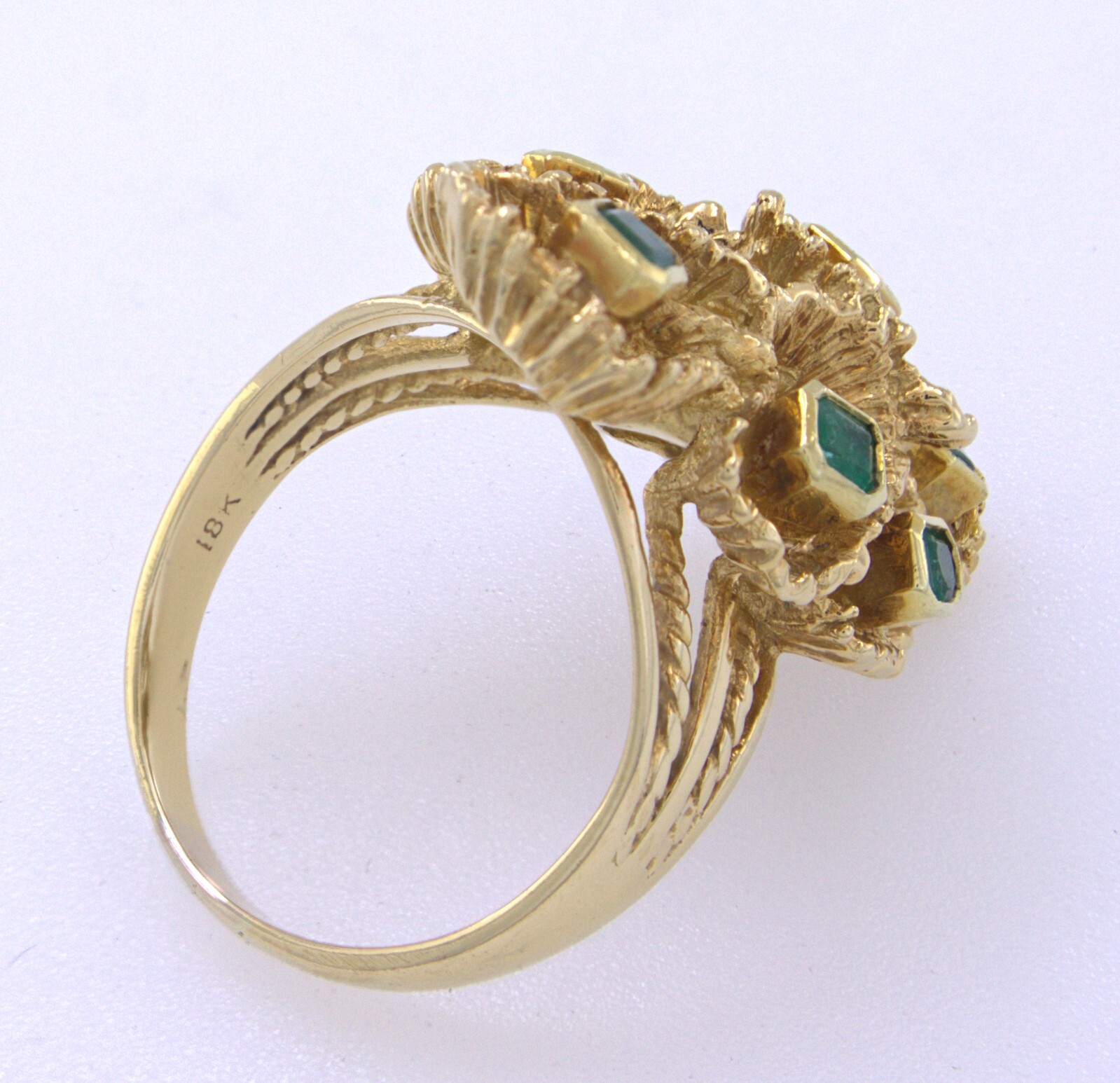 Emerald, Yellow Gold Ring - image 5
