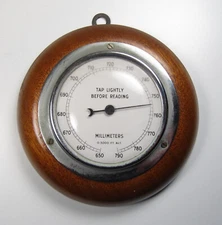 Vintage or Antique Wall Barometer 0-3000 FT Altimeter 650-790 Millimeters