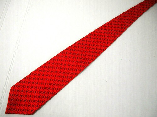 Jos A Bank Mens Necktie Tie Red Checkered 100% Silk 59" Career Made in Italy - Picture 2 of 4