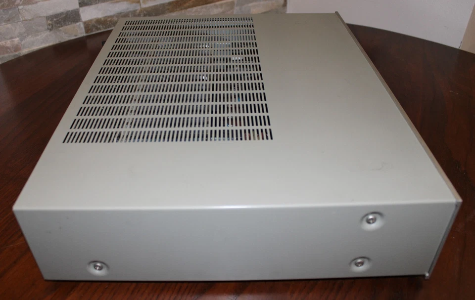 AMPLIFICATORE INTEGRATO AKAI  AM  U55  (Spedizione gratuita) - Immagine 3 di 4