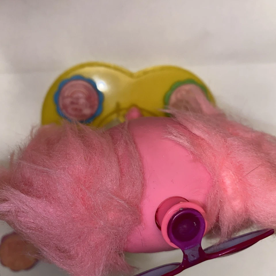 Mattel Poochie Stamper Paws 1982 cane peloso giocattolo nostalgico - Immagine 2 di 3