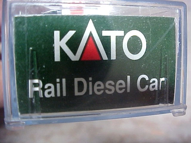 KATO N Scale Rail Diesel Car RDC-4 166-0004 New Haven - Image 4 of 4