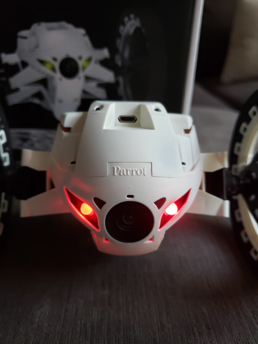 Parrot Jumping Sumo MiniDrone White Original Box And Parts TESTED