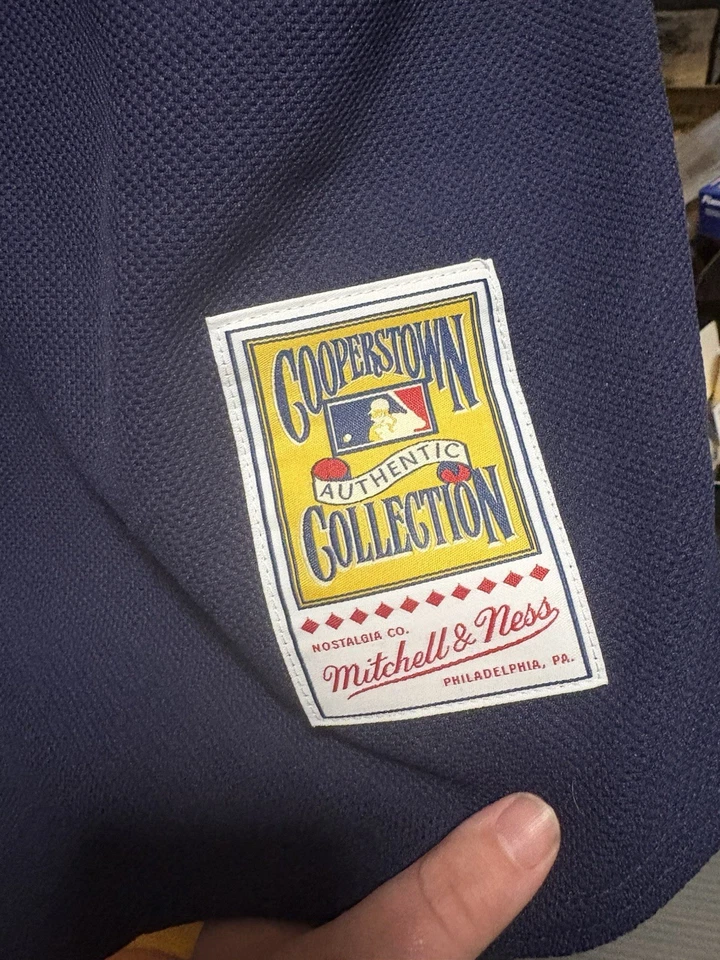 Chipper Jones 签名 Mitchell & Ness 亚特兰大勇士队球衣 狂热分子 COA 美国职棒大联盟名人堂 — 第 4/4 张图片