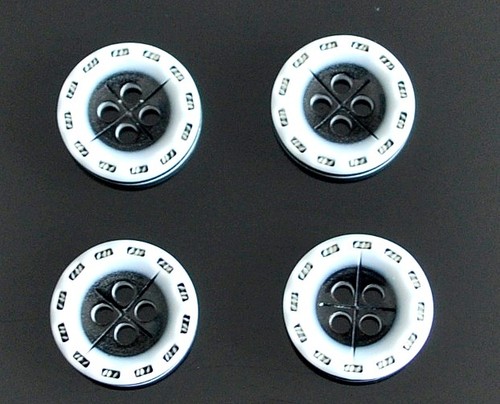 50 Pcs/Bolsa Botón Redondo De Resina Blanco Y Negro En Varios Diseños - Imagen 2 de 6