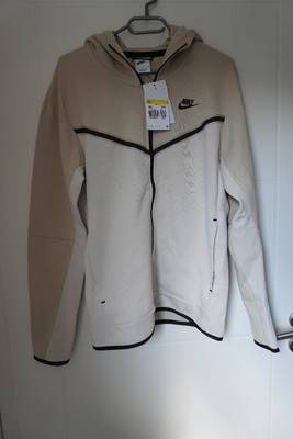Nike - TECH FLEECE HOODIE FULLZIP WR in der Farbe RATTAN/LT OREWOOD BRN/BLACK