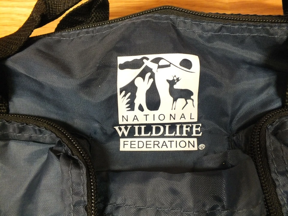 Bolsa de viaje/gimnasio Federación Nacional de Vida Silvestre delgada azul con bolsillos y correa Foto 2 de 4
