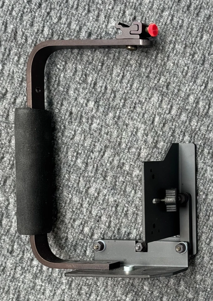Stroboframe 310-900 Pro Rotating Flash Bracket - EXC COND - Image 2 of 4