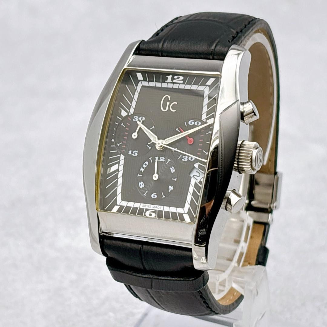 Reloj de cuarzo dorado cronógrafo Guess Collection Tonneau Japón casi como nuevo 065284