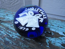 Wheaton Village Christmas 1979 Paperweight Hand-Blown Glass Vtg Blue Bells