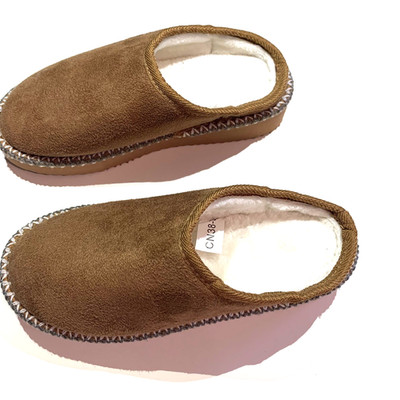 Cozy Slippers very lightweight with a beautiful brown top & light brown soles.