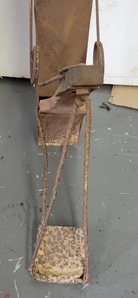 ACME Segment Land Corn  Planter Wood Handle 34" WORKING COND - Image 4 of 4