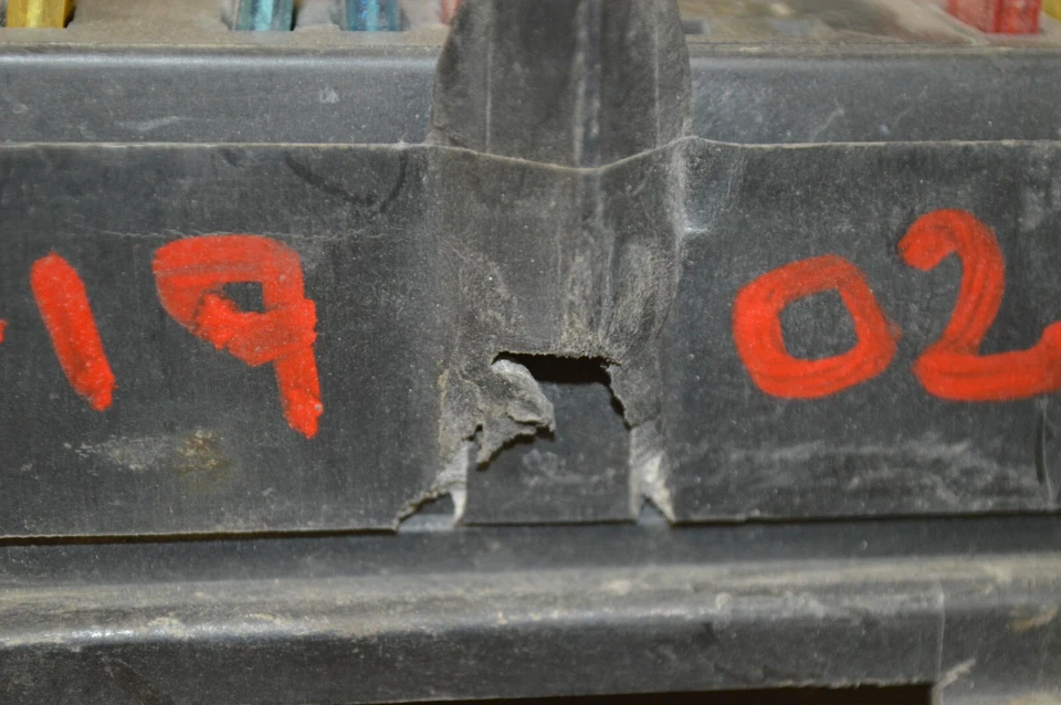 Chevrolet Tahoe 1999-2002 caja de fusibles conexión OEM 1219364509 módulo 401-17B3 Foto 4 de 4