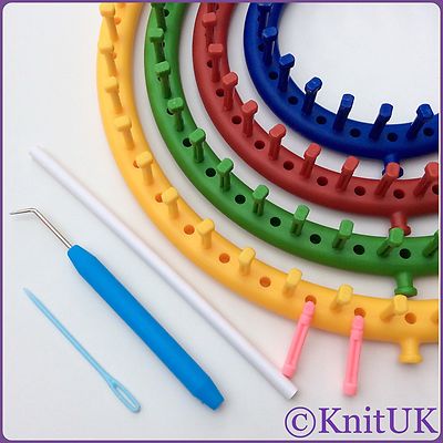 KnitUK runder Strickwebstuhl 4er Set. 1 Set/4 Webstühle. Extra-Stifte enthalten.