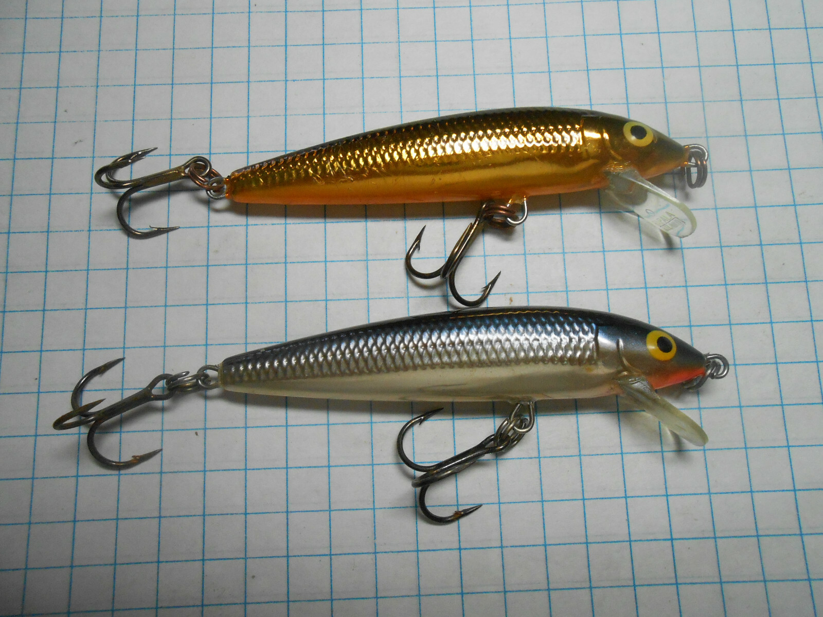 (2 LOT) RAPALA HUSKY JERK HJ8 (3", 1/4 oz) CRANKBAIT PLUGS ~ TACKLE BOX FIND - Image 2