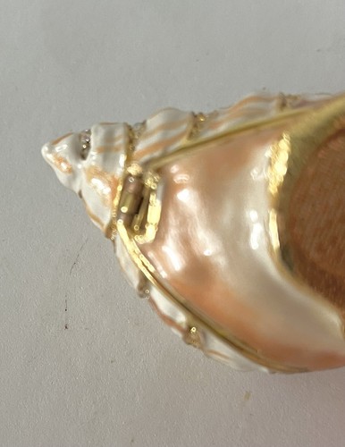 Vintage ENAMEL OYSTER SHELL Hinged Trinket Box with Rhinestones Exquisite - Picture 8 of 8