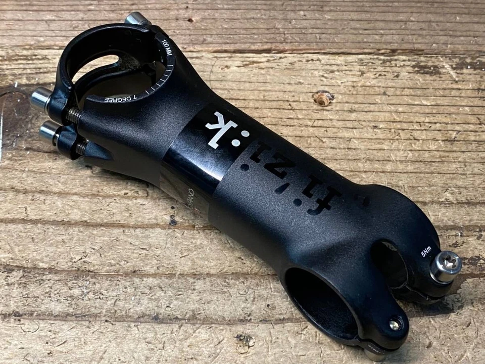 Vástago de aluminio fizik Cyrano R1 negro Φ31,8 OS 7° 100 mm ligero alta rigidez Foto 4 de 4