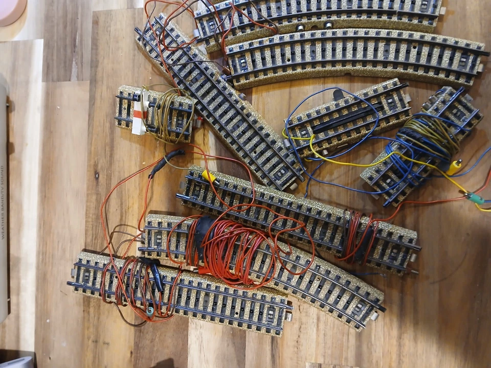 Gran Lote Más de 125 Piezas Modelo Marklin Tren Vía. Buen estado. Ver fotos Foto 3 de 4