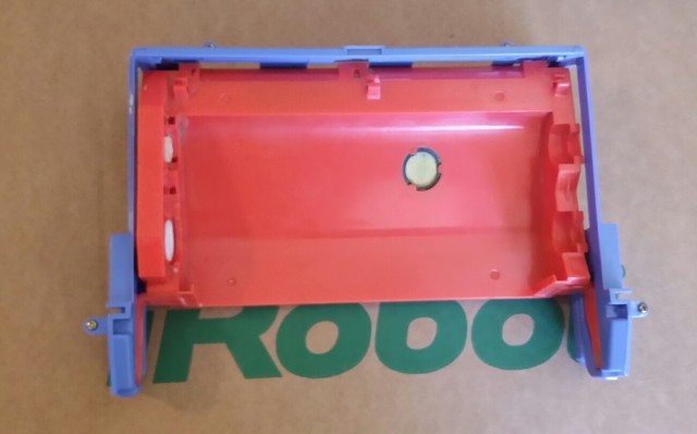 irobot changing cleaning head module