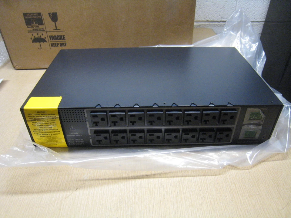 Server Technology Fail-Safe transfer switch 16 CHANNEL 30A 120V CW-16HF1B452  - Image 4 of 4