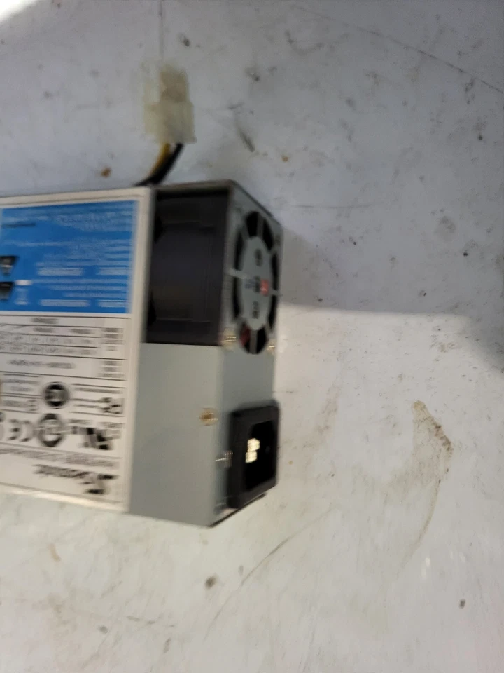 SEASONIC SS-250SU ACTIVE PFC 250W POWER SUPPLY (R3S1.6) - Image 3 of 4