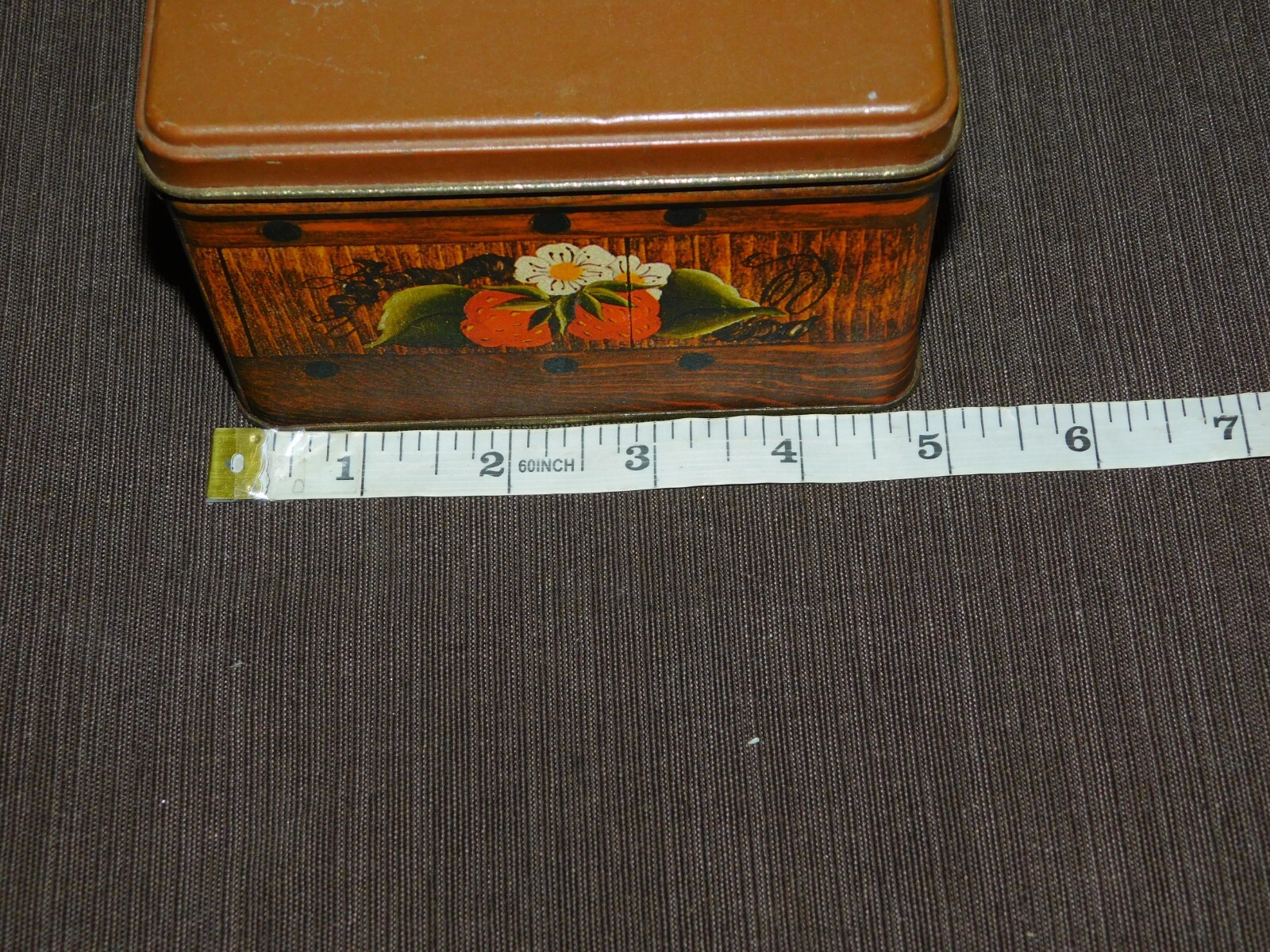 VINTAGE KITCHEN 3 1/4" HIGH  J L CLARK FLOWER TIN *EMPTY*