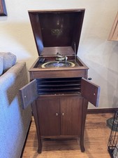 Vintage Victrola 6035.17 w/Vinyl Record Record Player