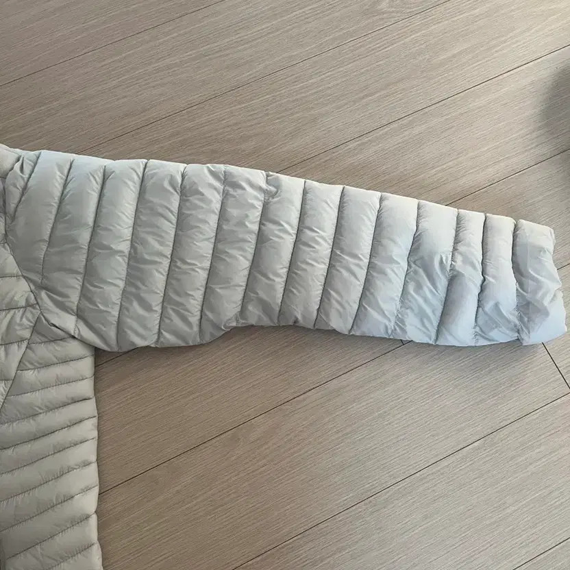 ReaR Lightweight Padded Down Jacket - Excellent C… - image 3