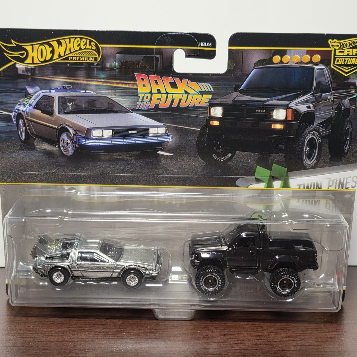 2026 Hot Wheels Premium BACK TO THE FUTURE 2-Pack Time Machine