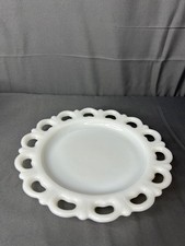 Vintage Anchor Hocking Old Colony Scalloped Lace Edge Milk Glass 8-1/4 Plate
