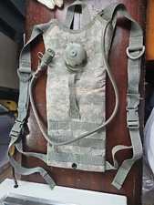 USGI ARMY ISSUE HYDRATION CARRIER MOLLE II ACU DIGITAL UCP CAMELBAK WATER PACK