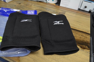 black mizuno knee pads