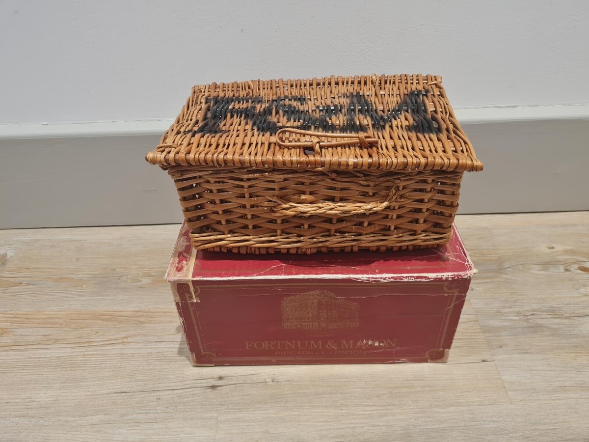 Small Fortnum And Mason F&M Carry On Wicker NEW Hamper Basket Mini