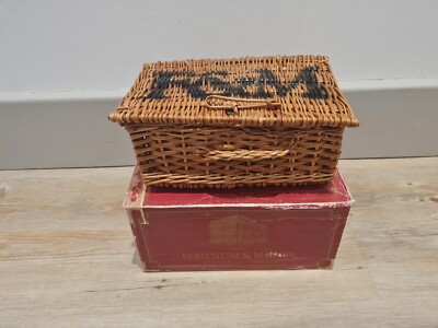 小物入れ F&M square basket with handle / ENGLAND F&M square basket